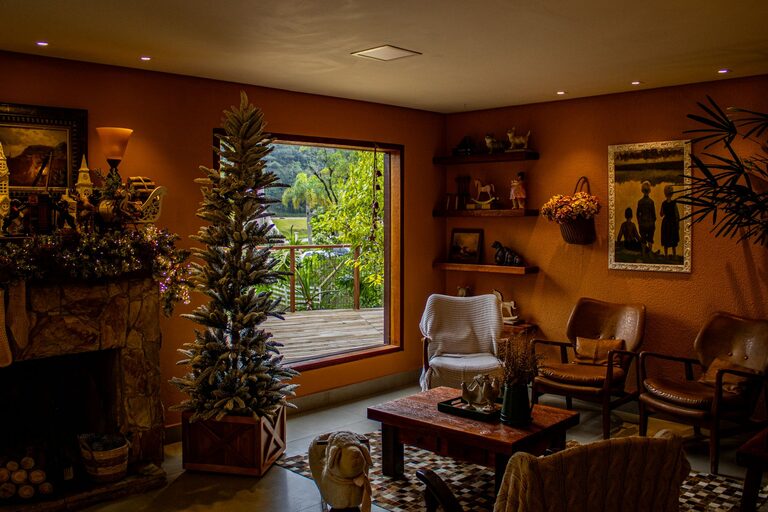 Tips for Creating a Cozy and Inviting Living Room Space